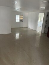 2120 SW 51st Ct in Fort Lauderdale, FL - Building Photo - Building Photo