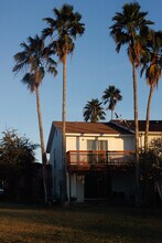 714 Continental Dr in Brownsville, TX - Building Photo - Building Photo