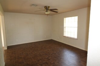 5942 Glen Grove St in Humble, TX - Building Photo - Building Photo