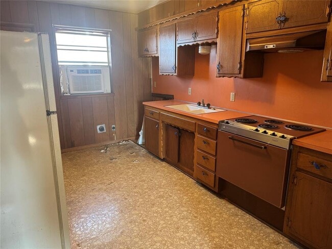 1303 Meadow Ln in Weatherford, OK - Foto de edificio - Building Photo