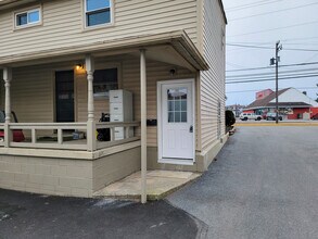 317 W Main St, Unit C in New Holland, PA - Building Photo - Building Photo