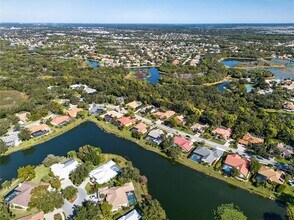 8455 Woodbriar Dr in Sarasota, FL - Building Photo - Building Photo