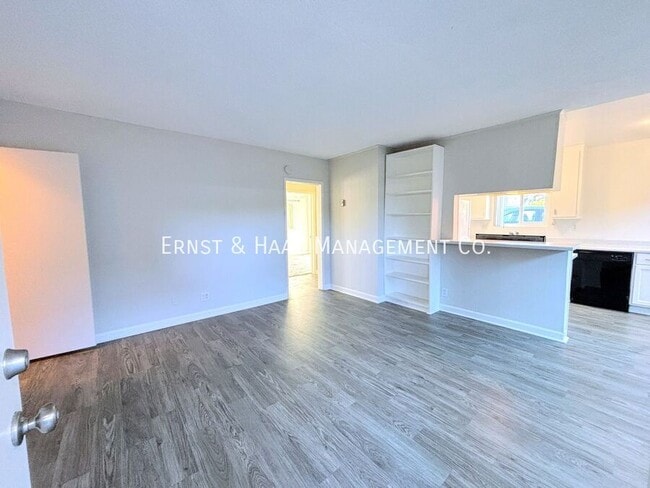 3211 E Wilton St in Long Beach, CA - Building Photo - Building Photo