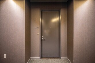 6250 Hollywood Blvd, Unit 4D in Los Angeles, CA - Building Photo - Building Photo