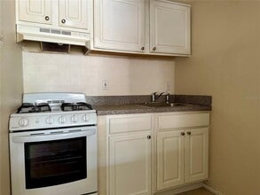 121 Oyster Bay Cir in Altamonte Springs, FL - Building Photo - Building Photo