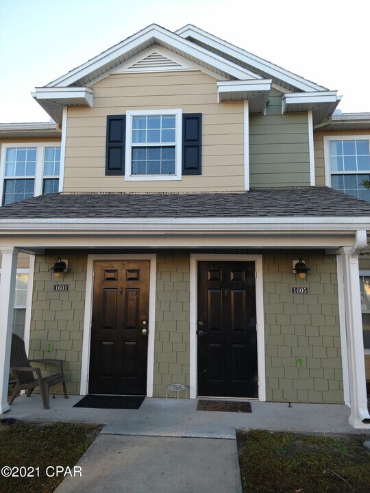 1605 Cape Cod Dr in Panama City Beach, FL - Building Photo