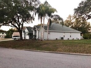 1070 Lake Deeson Woods Ln in Lakeland, FL - Building Photo - Building Photo