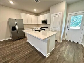 12143 Ridge Top Dr in Conroe, TX - Building Photo - Building Photo