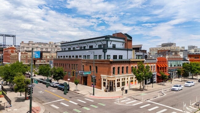 property at 2101 Larimer St