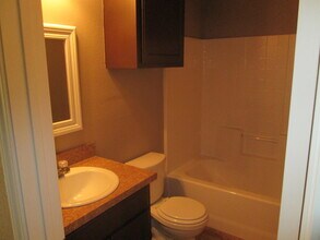 530 W Heard St in Cleburne, TX - Building Photo - Building Photo