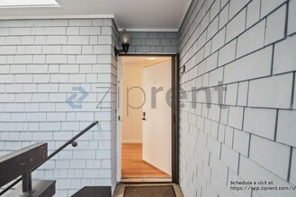 426 Barnegat Ln in Redwood City, CA - Building Photo - Building Photo