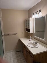 36 Essex Green Ln, Unit 36B Essex Green drive in Peabody, MA - Building Photo - Building Photo