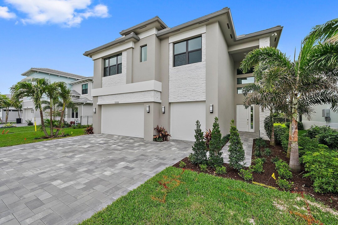 13036 Feathering Wy in Palm Beach Gardens, FL - Building Photo