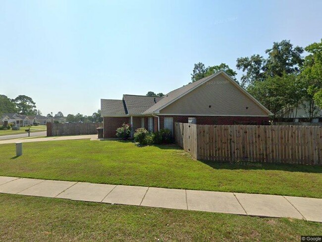 1975 Willow Oak Dr in Mobile, AL - Building Photo - Building Photo