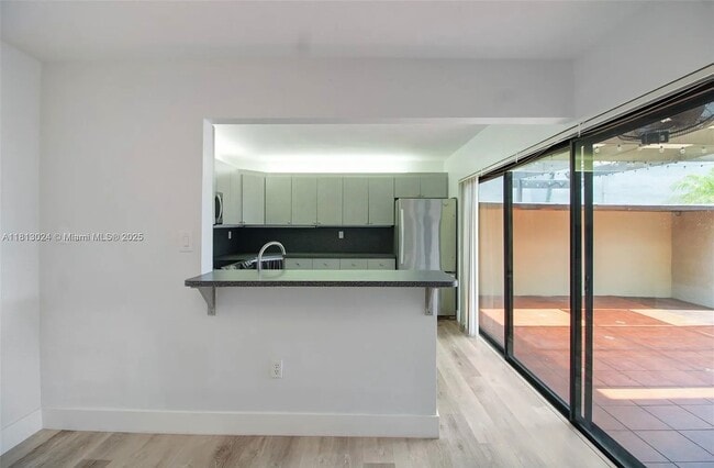 4732 SW 67th Ave in Miami, FL - Building Photo - Building Photo