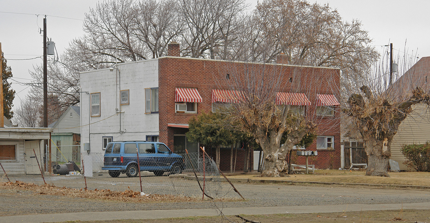 613 S 3rd St in Yakima, WA - Building Photo