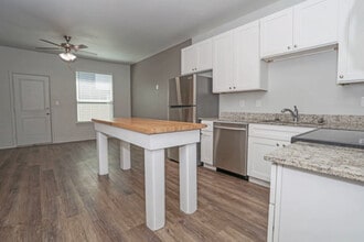 3325 Brambleton Hill Pl in Forest Hill, TX - Building Photo - Building Photo