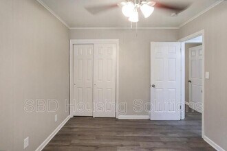 1903 S Crescent Ave in Independence, MO - Building Photo - Building Photo