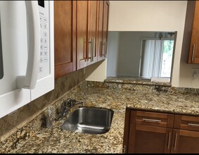 11311 SW 200th St, Unit D302 in Miami, FL - Building Photo - Building Photo