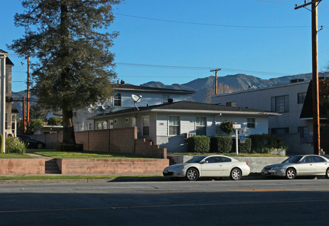 1911 W Victory Blvd in Burbank, CA - Building Photo - Building Photo