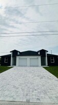 10045 Amicola St in Port Charlotte, FL - Building Photo