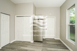 1826 Conservative St in New Albany, IN - Building Photo - Building Photo