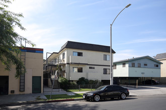 4816 Rosewood Ave in Los Angeles, CA - Building Photo - Building Photo