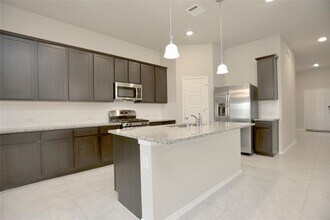 2123 Santa Ana Wy in Baytown, TX - Building Photo - Building Photo