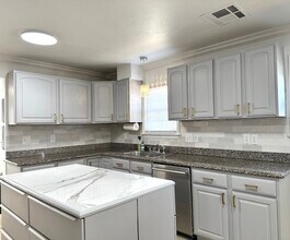 3615 N Westmont St in Oklahoma City, OK - Building Photo - Building Photo