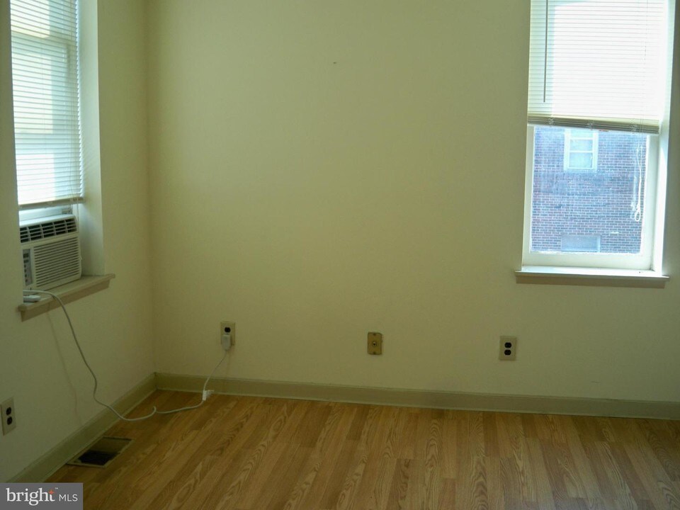 715 S 23rd St-Unit -1F in Philadelphia, PA - Building Photo