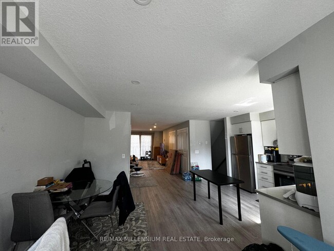 281 Chapel Hill Dr in Kitchener, ON - Building Photo - Building Photo