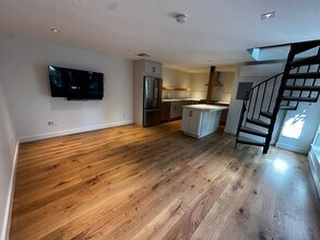 1384B Florida St in San Francisco, CA - Building Photo - Building Photo