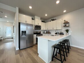 6598 SE Nasha St in Hillsboro, OR - Building Photo - Building Photo