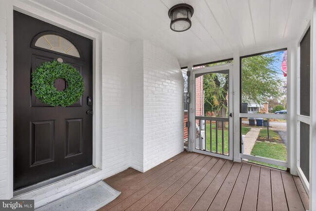 3004 Marshall St in Falls Church, VA - Building Photo - Building Photo