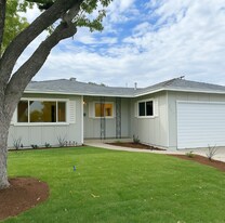 917 E Myrtle St in Hanford, CA - Building Photo