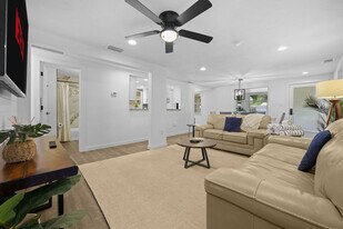 2229 Alice Rd in Sarasota, FL - Building Photo