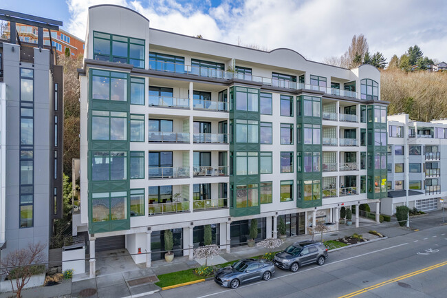 Point Elliott in Seattle, WA - Foto de edificio - Building Photo