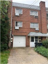 92-08-92242 242nd St in Queens, NY - Building Photo - Building Photo