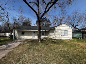 5727 Doolittle Blvd in Houston, TX - Building Photo