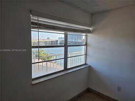 2150 Bay Dr in Miami Beach, FL - Building Photo