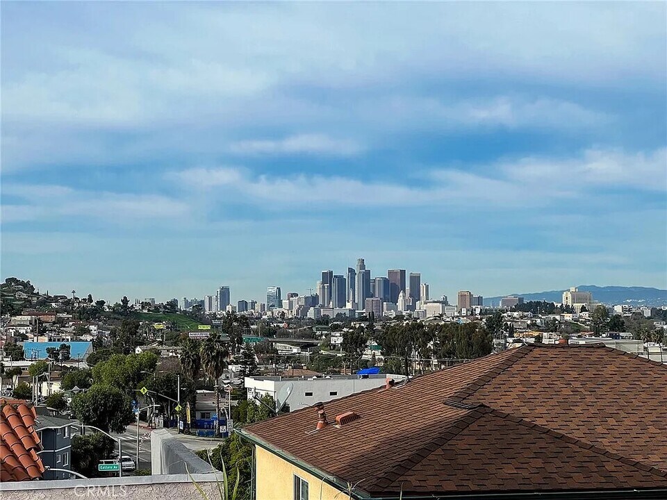 1520 Helen Dr in Los Angeles, CA - Building Photo