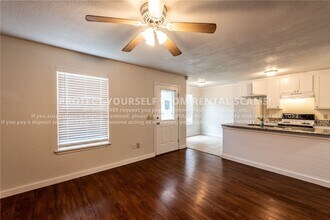 2102 Blueberry Ln in Springdale, AR - Building Photo - Building Photo