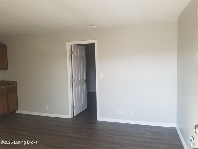 4218 Flintlock Dr in Louisville, KY - Building Photo - Building Photo