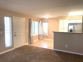 3071 Key Largo Dr in Las Vegas, NV - Building Photo - Building Photo