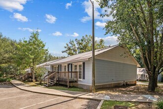 2226 Magnolia Cir in Tallahassee, FL - Foto de edificio - Building Photo