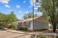 2222 Magnolia Cir in Tallahassee, FL - Building Photo - Building Photo