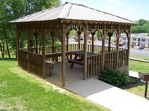 Saxony Apartment Homes in Cookeville, TN - Foto de edificio - Building Photo