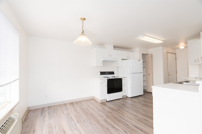 Cougar Crest Apartments in Pullman, WA - Building Photo - Interior Photo