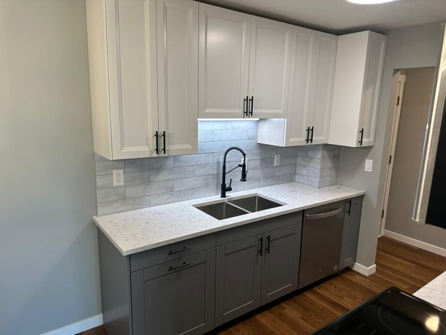 4575 W 80th St Cir, Unit Apt 312 in Minneapolis, MN - Foto de edificio - Building Photo