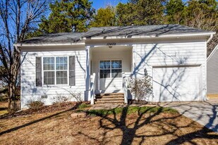 13409 Baker Mills Rd in Pineville, NC - Building Photo